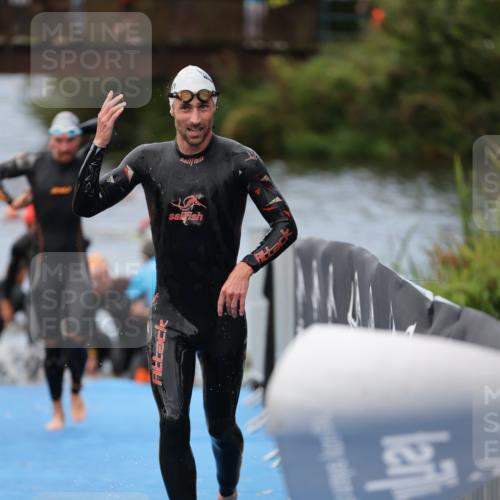 25.08.2024 - Elbe Triathlon Hamburg H.Heesch http://msf.ph/oto/6832439 25.08.2024 08:31:44 Schwimmen 34, 38, 40, 71, 75, 81, 92, 100 meine-sportfotos.de