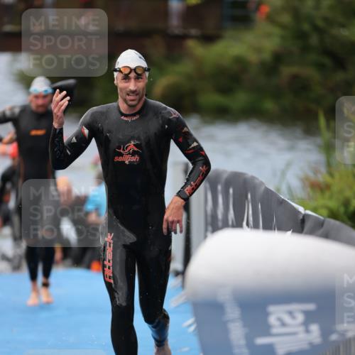 25.08.2024 - Elbe Triathlon Hamburg H.Heesch http://msf.ph/oto/6832442 25.08.2024 08:31:44 Schwimmen 34, 38, 40, 71, 75, 81, 92, 100 meine-sportfotos.de