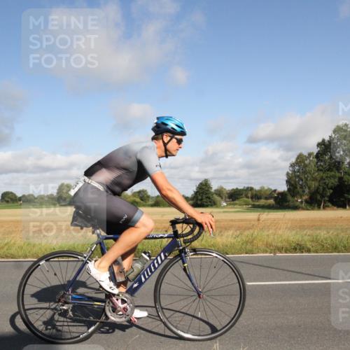 25.08.2024 - Elbe Triathlon Hamburg Fuchs,  Jonas http://msf.ph/oto/6832443 25.08.2024 09:42:27 Radfahren 421, 545, 285, 235, 372, 378, 215 meine-sportfotos.de