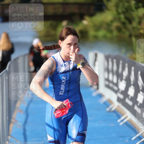 25.08.2024 - Elbe Triathlon Hamburg H.Heesch http://msf.ph/oto/6832445 25.08.2024 09:40:09 Schwimmen 477, 504, 518 meine-sportfotos.de