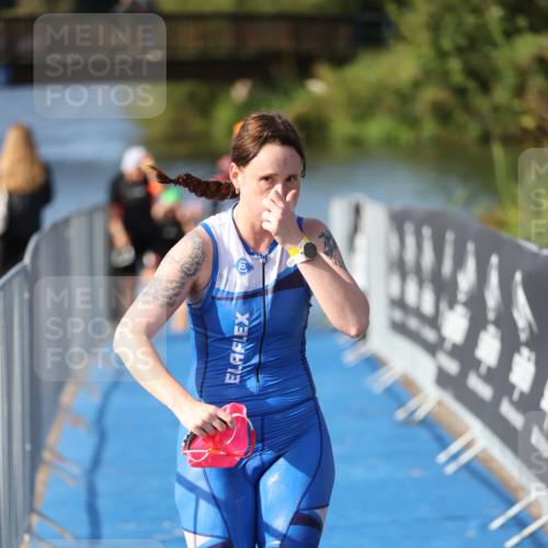 25.08.2024 - Elbe Triathlon Hamburg H.Heesch http://msf.ph/oto/6832450 25.08.2024 09:40:09 Schwimmen 477, 504, 518 meine-sportfotos.de