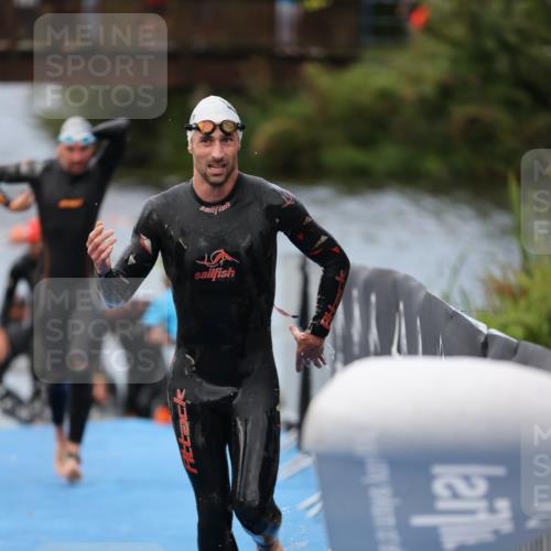 25.08.2024 - Elbe Triathlon Hamburg H.Heesch http://msf.ph/oto/6832452 25.08.2024 08:31:44 Schwimmen 34, 38, 40, 71, 75, 81, 92, 100 meine-sportfotos.de