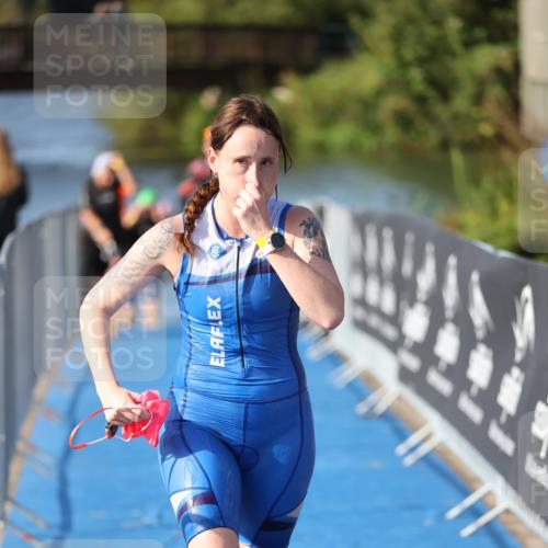 25.08.2024 - Elbe Triathlon Hamburg H.Heesch http://msf.ph/oto/6832460 25.08.2024 09:40:09 Schwimmen 477, 504, 518 meine-sportfotos.de