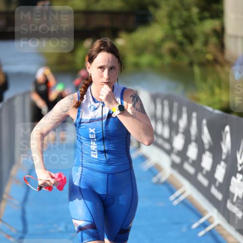 25.08.2024 - Elbe Triathlon Hamburg H.Heesch http://msf.ph/oto/6832465 25.08.2024 09:40:09 Schwimmen 477, 504, 518 meine-sportfotos.de