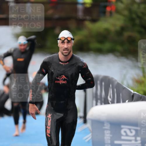 25.08.2024 - Elbe Triathlon Hamburg H.Heesch http://msf.ph/oto/6832466 25.08.2024 08:31:45 Schwimmen 34, 38, 40, 71, 75, 81, 89, 92, 100 meine-sportfotos.de