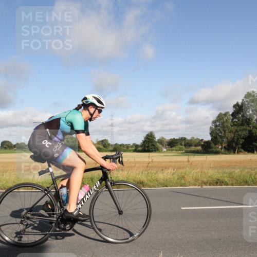 25.08.2024 - Elbe Triathlon Hamburg Fuchs,  Jonas http://msf.ph/oto/6832467 25.08.2024 09:42:36 Radfahren 372, 378, 215, 157, 525, 543 meine-sportfotos.de
