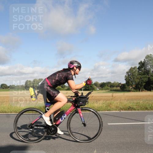 25.08.2024 - Elbe Triathlon Hamburg Fuchs,  Jonas http://msf.ph/oto/6832469 25.08.2024 09:42:39 Radfahren 215, 157, 525, 543, 359, 282 meine-sportfotos.de