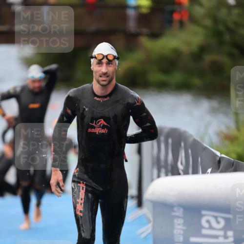 25.08.2024 - Elbe Triathlon Hamburg H.Heesch http://msf.ph/oto/6832473 25.08.2024 08:31:45 Schwimmen 34, 38, 40, 71, 75, 81, 89, 92, 100 meine-sportfotos.de