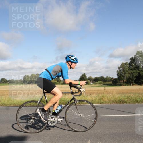 25.08.2024 - Elbe Triathlon Hamburg Fuchs,  Jonas http://msf.ph/oto/6832475 25.08.2024 09:42:44 Radfahren 543, 359, 282, 497 meine-sportfotos.de