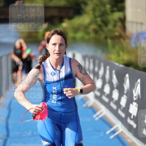 25.08.2024 - Elbe Triathlon Hamburg H.Heesch http://msf.ph/oto/6832479 25.08.2024 09:40:09 Schwimmen 477, 504, 518 meine-sportfotos.de