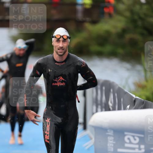 25.08.2024 - Elbe Triathlon Hamburg H.Heesch http://msf.ph/oto/6832480 25.08.2024 08:31:45 Schwimmen 34, 38, 40, 71, 75, 81, 89, 92, 100 meine-sportfotos.de