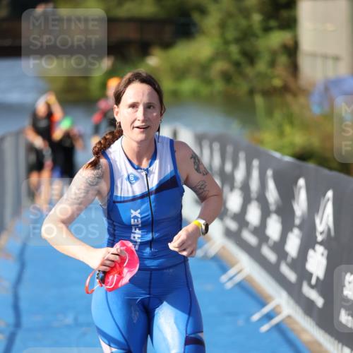 25.08.2024 - Elbe Triathlon Hamburg H.Heesch http://msf.ph/oto/6832489 25.08.2024 09:40:09 Schwimmen 477, 504, 518 meine-sportfotos.de