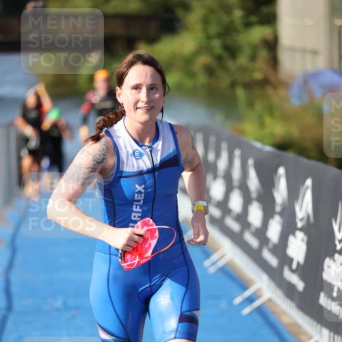 25.08.2024 - Elbe Triathlon Hamburg H.Heesch http://msf.ph/oto/6832497 25.08.2024 09:40:10 Schwimmen 477, 504, 518 meine-sportfotos.de