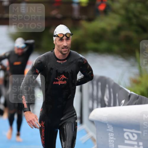 25.08.2024 - Elbe Triathlon Hamburg H.Heesch http://msf.ph/oto/6832502 25.08.2024 08:31:45 Schwimmen 34, 38, 40, 71, 75, 81, 89, 92, 100 meine-sportfotos.de