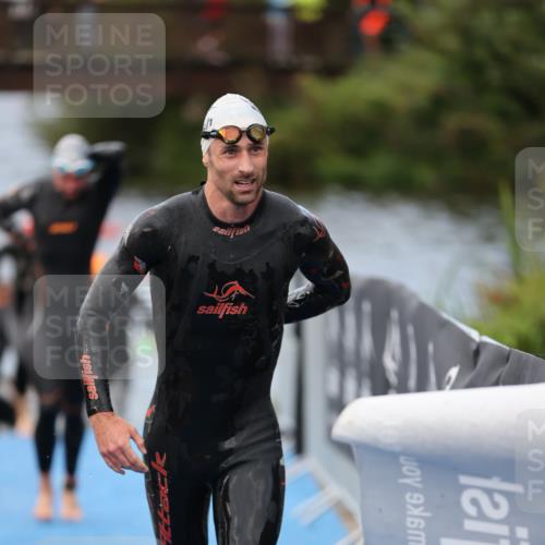 25.08.2024 - Elbe Triathlon Hamburg H.Heesch http://msf.ph/oto/6832507 25.08.2024 08:31:45 Schwimmen 34, 38, 40, 71, 75, 81, 89, 92, 100 meine-sportfotos.de