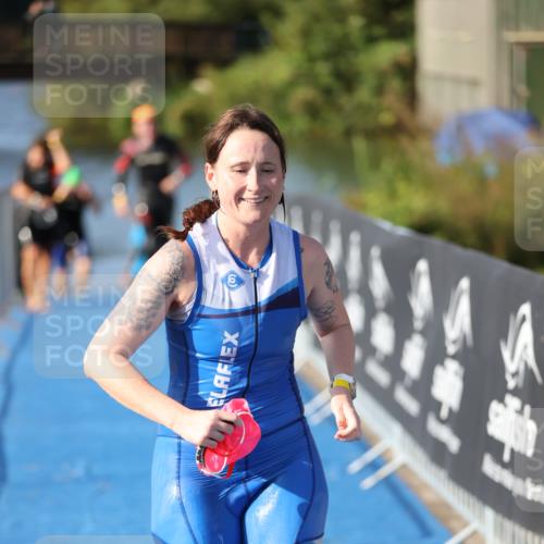 25.08.2024 - Elbe Triathlon Hamburg H.Heesch http://msf.ph/oto/6832508 25.08.2024 09:40:10 Schwimmen 477, 504, 518 meine-sportfotos.de