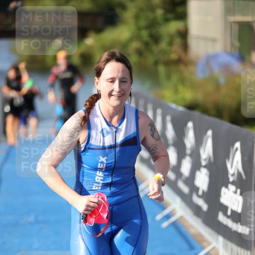 25.08.2024 - Elbe Triathlon Hamburg H.Heesch http://msf.ph/oto/6832510 25.08.2024 09:40:10 Schwimmen 477, 504, 518 meine-sportfotos.de