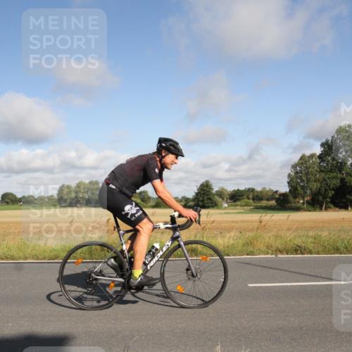 25.08.2024 - Elbe Triathlon Hamburg Fuchs,  Jonas http://msf.ph/oto/6832512 25.08.2024 09:43:14 Radfahren 376, 417, 150, 243, 507, 317, 530 meine-sportfotos.de