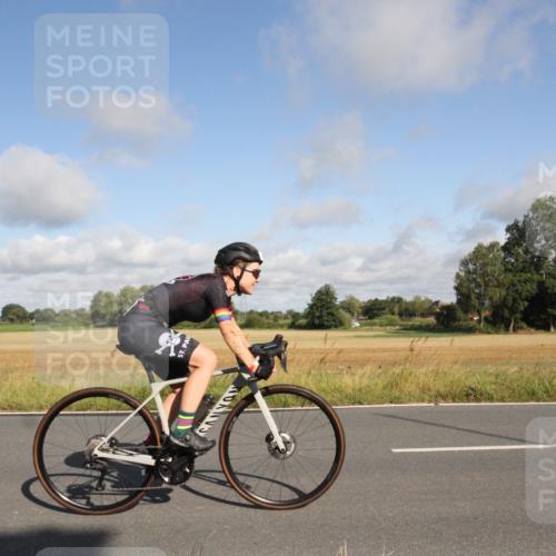 25.08.2024 - Elbe Triathlon Hamburg Fuchs,  Jonas http://msf.ph/oto/6832518 25.08.2024 09:43:15 Radfahren 376, 417, 150, 243, 507, 317, 530 meine-sportfotos.de