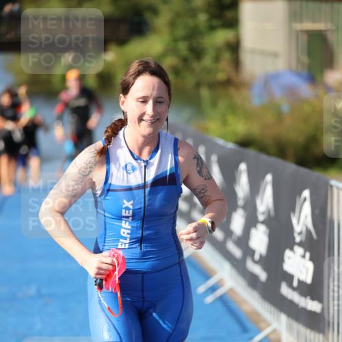 25.08.2024 - Elbe Triathlon Hamburg H.Heesch http://msf.ph/oto/6832519 25.08.2024 09:40:10 Schwimmen 477, 504, 518 meine-sportfotos.de