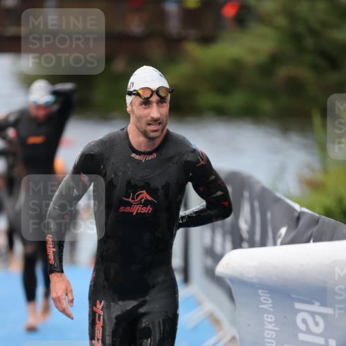 25.08.2024 - Elbe Triathlon Hamburg H.Heesch http://msf.ph/oto/6832520 25.08.2024 08:31:45 Schwimmen 34, 38, 40, 71, 75, 81, 89, 92, 100 meine-sportfotos.de