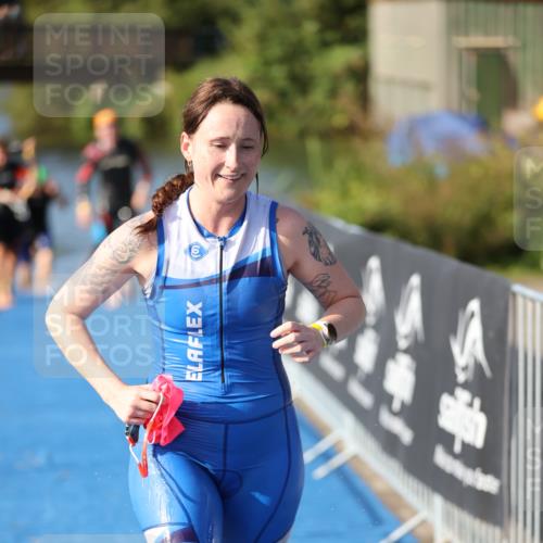 25.08.2024 - Elbe Triathlon Hamburg H.Heesch http://msf.ph/oto/6832522 25.08.2024 09:40:10 Schwimmen 477, 504, 518 meine-sportfotos.de
