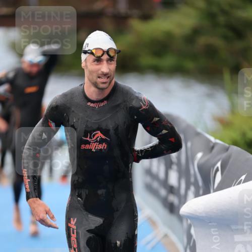 25.08.2024 - Elbe Triathlon Hamburg H.Heesch http://msf.ph/oto/6832524 25.08.2024 08:31:46 Schwimmen 34, 40, 71, 75, 81, 89, 92, 100 meine-sportfotos.de