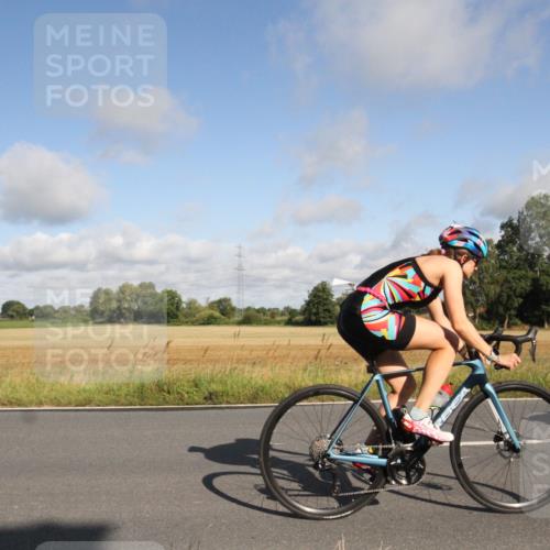 25.08.2024 - Elbe Triathlon Hamburg Fuchs,  Jonas http://msf.ph/oto/6832527 25.08.2024 09:43:17 Radfahren 376, 417, 150, 243, 507, 317, 530, 165, 411 meine-sportfotos.de