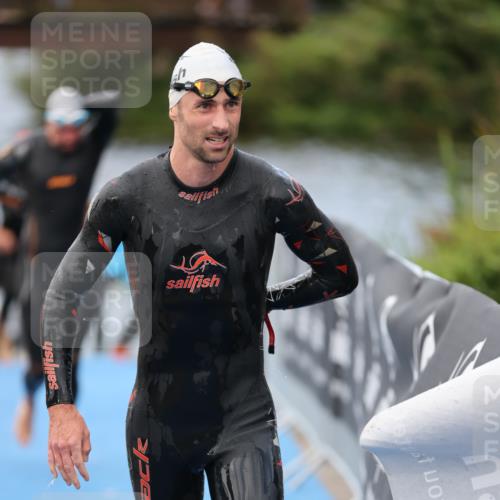 25.08.2024 - Elbe Triathlon Hamburg H.Heesch http://msf.ph/oto/6832533 25.08.2024 08:31:46 Schwimmen 34, 40, 71, 75, 81, 89, 92, 100 meine-sportfotos.de