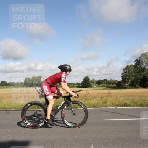 25.08.2024 - Elbe Triathlon Hamburg Fuchs,  Jonas http://msf.ph/oto/6832534 25.08.2024 09:43:20 Radfahren 417, 150, 243, 507, 317, 530, 165, 411, 446 meine-sportfotos.de