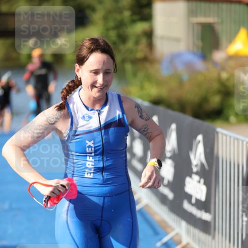 25.08.2024 - Elbe Triathlon Hamburg H.Heesch http://msf.ph/oto/6832536 25.08.2024 09:40:10 Schwimmen 477, 504, 518 meine-sportfotos.de