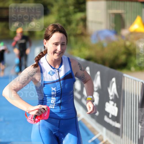 25.08.2024 - Elbe Triathlon Hamburg H.Heesch http://msf.ph/oto/6832542 25.08.2024 09:40:10 Schwimmen 477, 504, 518 meine-sportfotos.de
