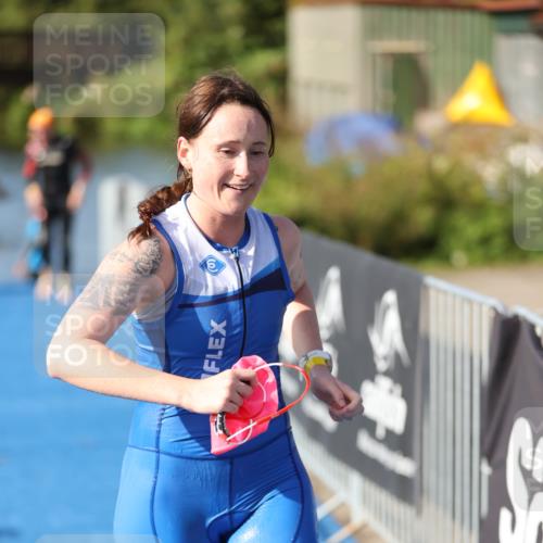 25.08.2024 - Elbe Triathlon Hamburg H.Heesch http://msf.ph/oto/6832557 25.08.2024 09:40:10 Schwimmen 477, 504, 518 meine-sportfotos.de