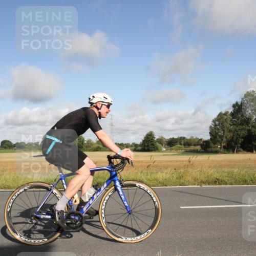25.08.2024 - Elbe Triathlon Hamburg Fuchs,  Jonas http://msf.ph/oto/6832562 25.08.2024 09:43:32 Radfahren 264, 482, 233, 388, 447 meine-sportfotos.de