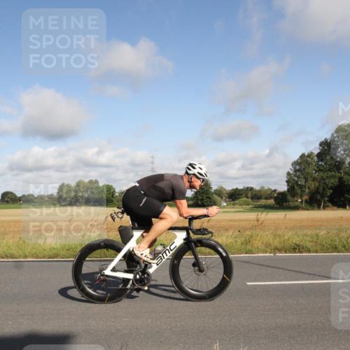25.08.2024 - Elbe Triathlon Hamburg Fuchs,  Jonas http://msf.ph/oto/6832566 25.08.2024 09:43:36 Radfahren 482, 233, 388, 447 meine-sportfotos.de