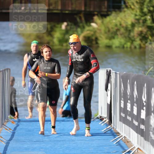 25.08.2024 - Elbe Triathlon Hamburg H.Heesch http://msf.ph/oto/6832567 25.08.2024 09:40:12 Schwimmen 477, 504, 518 meine-sportfotos.de