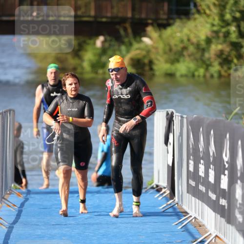 25.08.2024 - Elbe Triathlon Hamburg H.Heesch http://msf.ph/oto/6832573 25.08.2024 09:40:13 Schwimmen 477, 504, 518, 527 meine-sportfotos.de