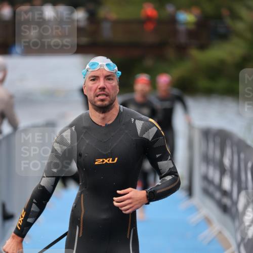 25.08.2024 - Elbe Triathlon Hamburg H.Heesch http://msf.ph/oto/6832576 25.08.2024 08:31:49 Schwimmen 34, 40, 71, 75, 81, 89, 92, 100 meine-sportfotos.de