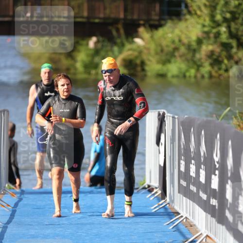 25.08.2024 - Elbe Triathlon Hamburg H.Heesch http://msf.ph/oto/6832579 25.08.2024 09:40:13 Schwimmen 477, 504, 518, 527 meine-sportfotos.de
