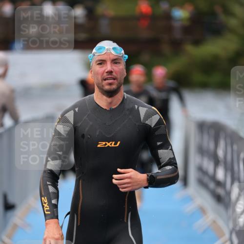 25.08.2024 - Elbe Triathlon Hamburg H.Heesch http://msf.ph/oto/6832584 25.08.2024 08:31:49 Schwimmen 34, 40, 71, 75, 81, 89, 92, 100 meine-sportfotos.de