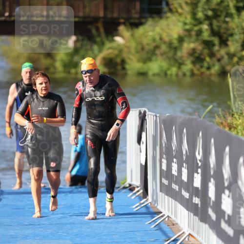 25.08.2024 - Elbe Triathlon Hamburg H.Heesch http://msf.ph/oto/6832589 25.08.2024 09:40:13 Schwimmen 477, 504, 518, 527 meine-sportfotos.de