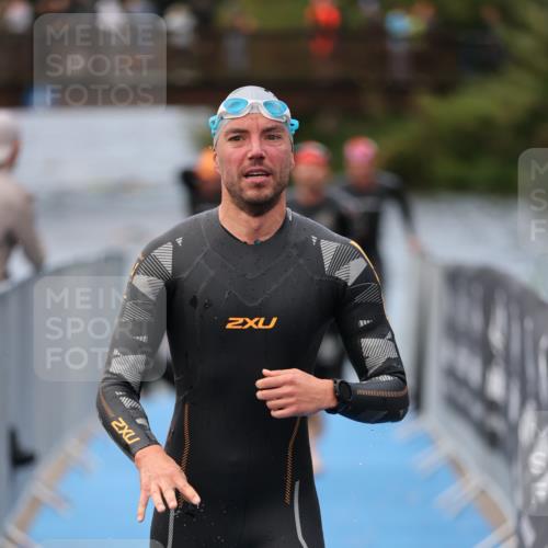 25.08.2024 - Elbe Triathlon Hamburg H.Heesch http://msf.ph/oto/6832590 25.08.2024 08:31:49 Schwimmen 34, 40, 71, 75, 81, 89, 92, 100 meine-sportfotos.de