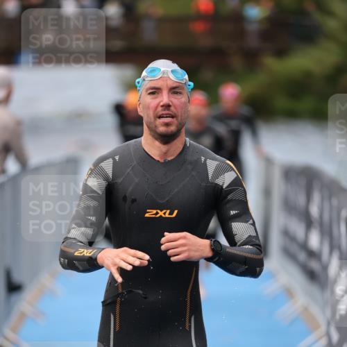 25.08.2024 - Elbe Triathlon Hamburg H.Heesch http://msf.ph/oto/6832593 25.08.2024 08:31:49 Schwimmen 34, 40, 71, 75, 81, 89, 92, 100 meine-sportfotos.de