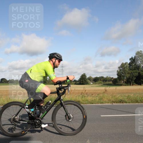 25.08.2024 - Elbe Triathlon Hamburg Fuchs,  Jonas http://msf.ph/oto/6832595 25.08.2024 09:43:59 Radfahren 270, 341, 251, 528 meine-sportfotos.de