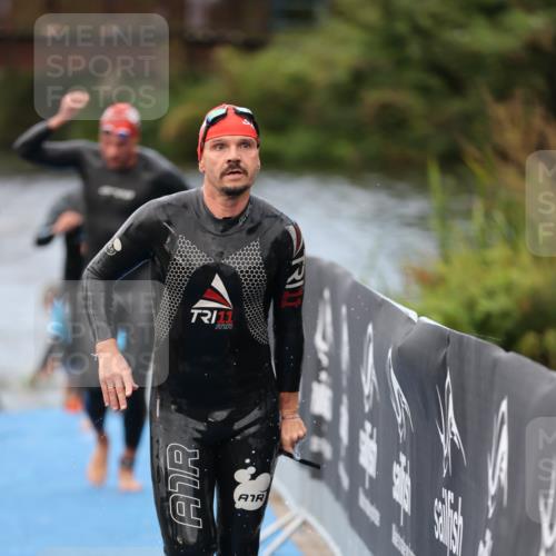 25.08.2024 - Elbe Triathlon Hamburg H.Heesch http://msf.ph/oto/6832600 25.08.2024 08:31:52 Schwimmen 34, 40, 71, 75, 81, 89, 92, 100 meine-sportfotos.de