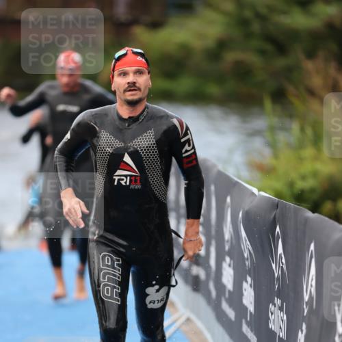 25.08.2024 - Elbe Triathlon Hamburg H.Heesch http://msf.ph/oto/6832609 25.08.2024 08:31:52 Schwimmen 34, 40, 71, 75, 81, 89, 92, 100 meine-sportfotos.de
