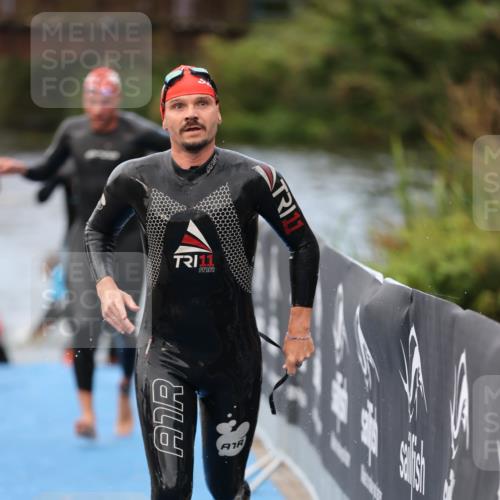 25.08.2024 - Elbe Triathlon Hamburg H.Heesch http://msf.ph/oto/6832612 25.08.2024 08:31:52 Schwimmen 34, 40, 71, 75, 81, 89, 92, 100 meine-sportfotos.de