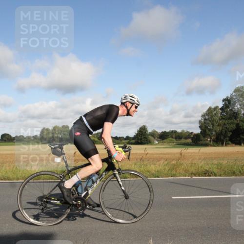 25.08.2024 - Elbe Triathlon Hamburg Fuchs,  Jonas http://msf.ph/oto/6832615 25.08.2024 09:44:13 Radfahren 200, 130, 381 meine-sportfotos.de