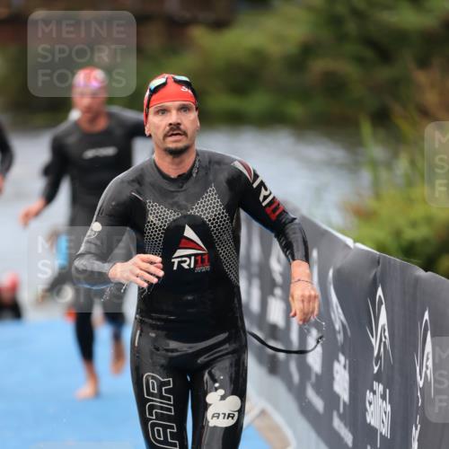 25.08.2024 - Elbe Triathlon Hamburg H.Heesch http://msf.ph/oto/6832627 25.08.2024 08:31:52 Schwimmen 34, 40, 71, 75, 81, 89, 92, 100 meine-sportfotos.de