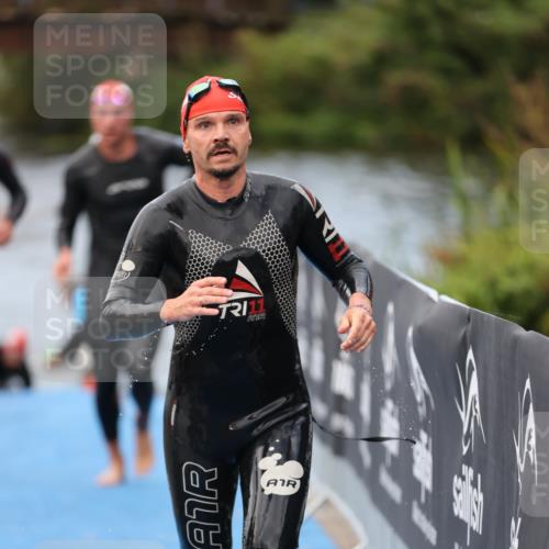 25.08.2024 - Elbe Triathlon Hamburg H.Heesch http://msf.ph/oto/6832632 25.08.2024 08:31:52 Schwimmen 34, 40, 71, 75, 81, 89, 92, 100 meine-sportfotos.de